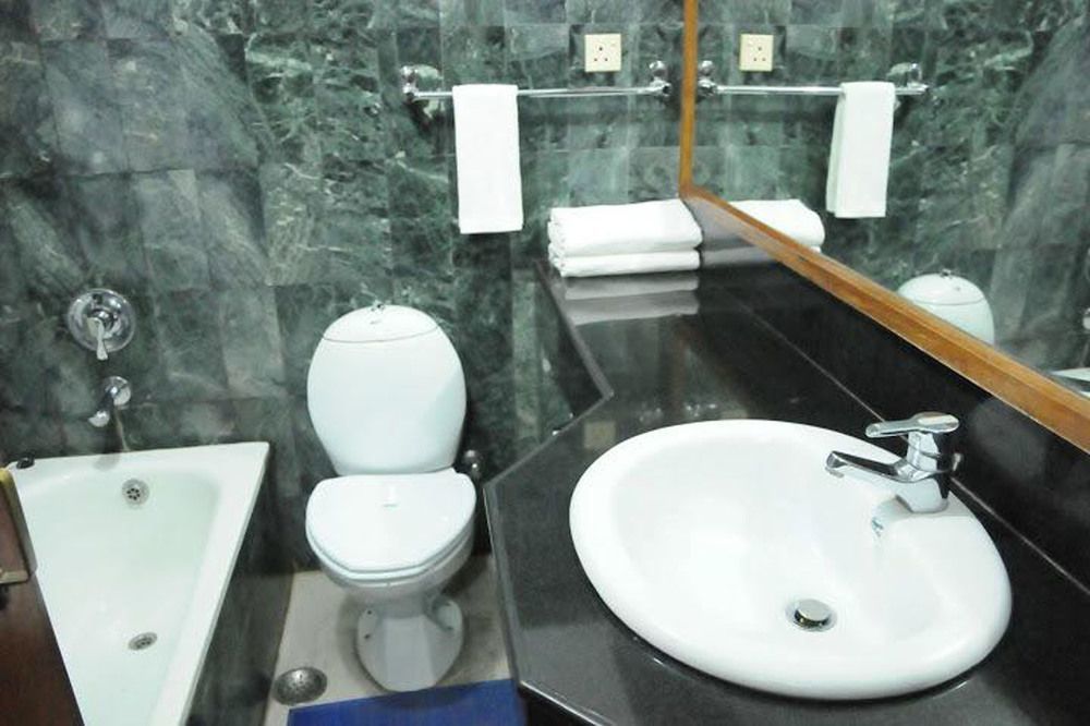 Hotel Clarion Катманду Екстер'єр фото